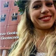 Laureata in scienza ed ingegneria dei materiali impartisce lezioni in ambito scientifico prevalentemente ( chimica, fisica, matematica, scienze) dalle scuole elementari a licei e aiuto compiti anche in materie classiche